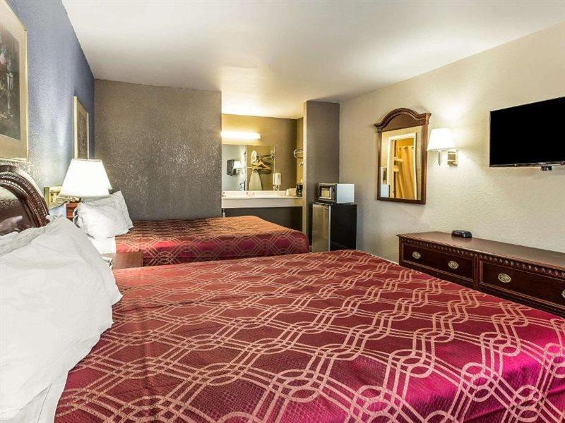 Econo Lodge Thomaston Extérieur photo