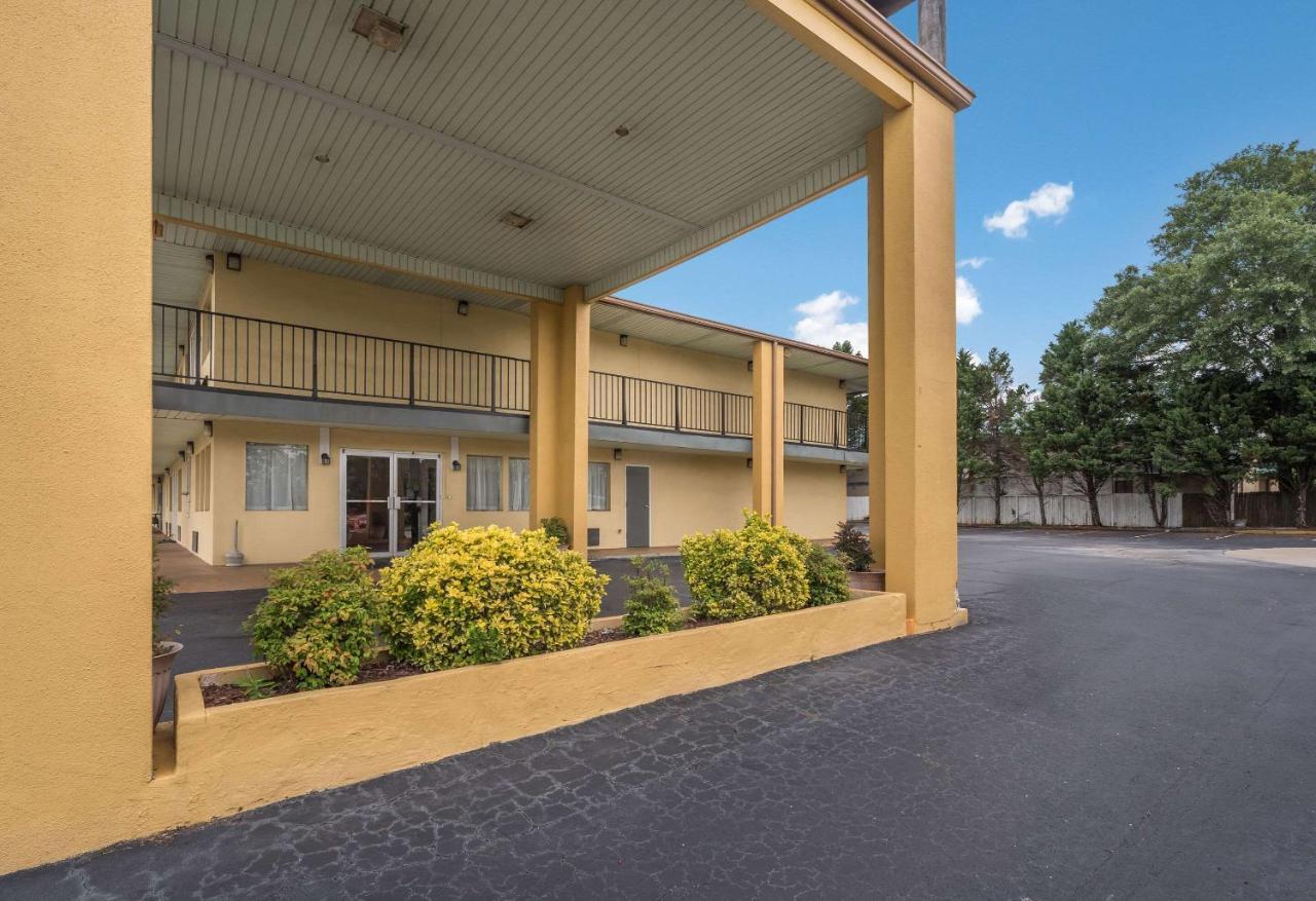 Econo Lodge Thomaston Extérieur photo
