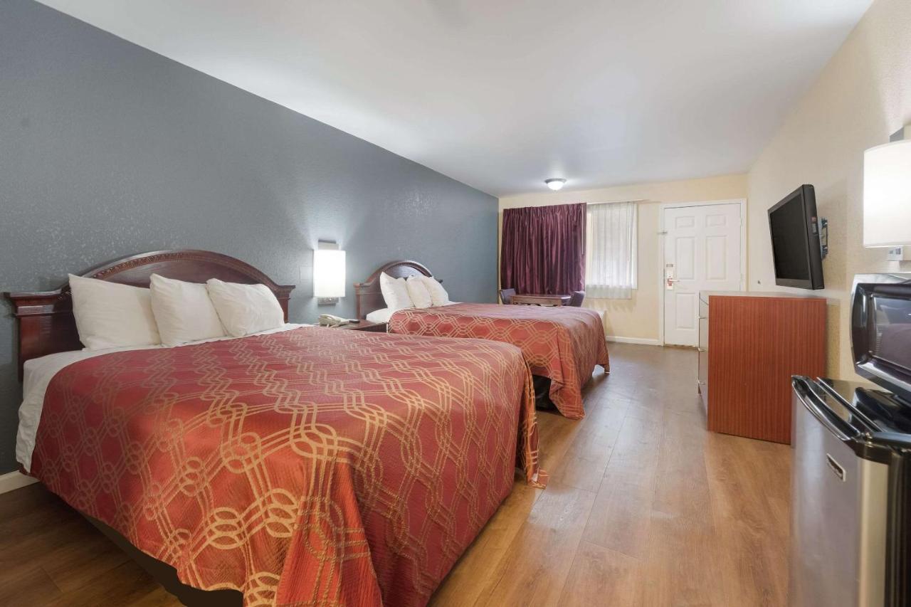Econo Lodge Thomaston Extérieur photo