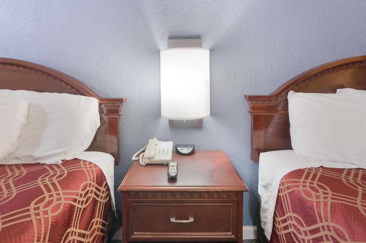 Econo Lodge Thomaston Extérieur photo