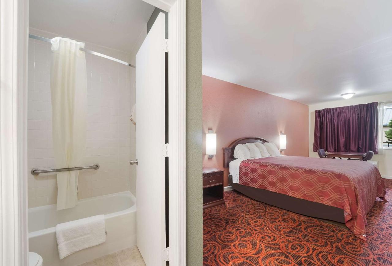 Econo Lodge Thomaston Extérieur photo