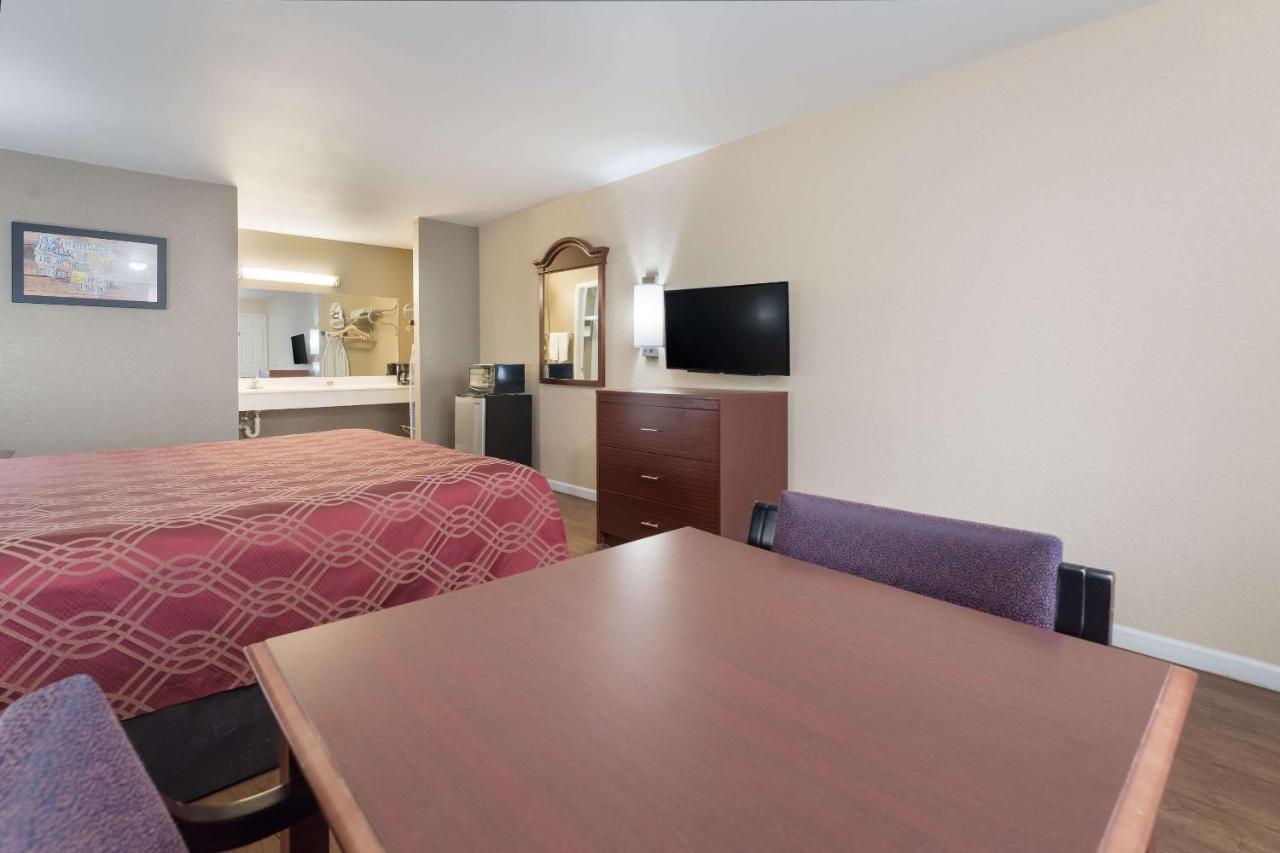 Econo Lodge Thomaston Extérieur photo