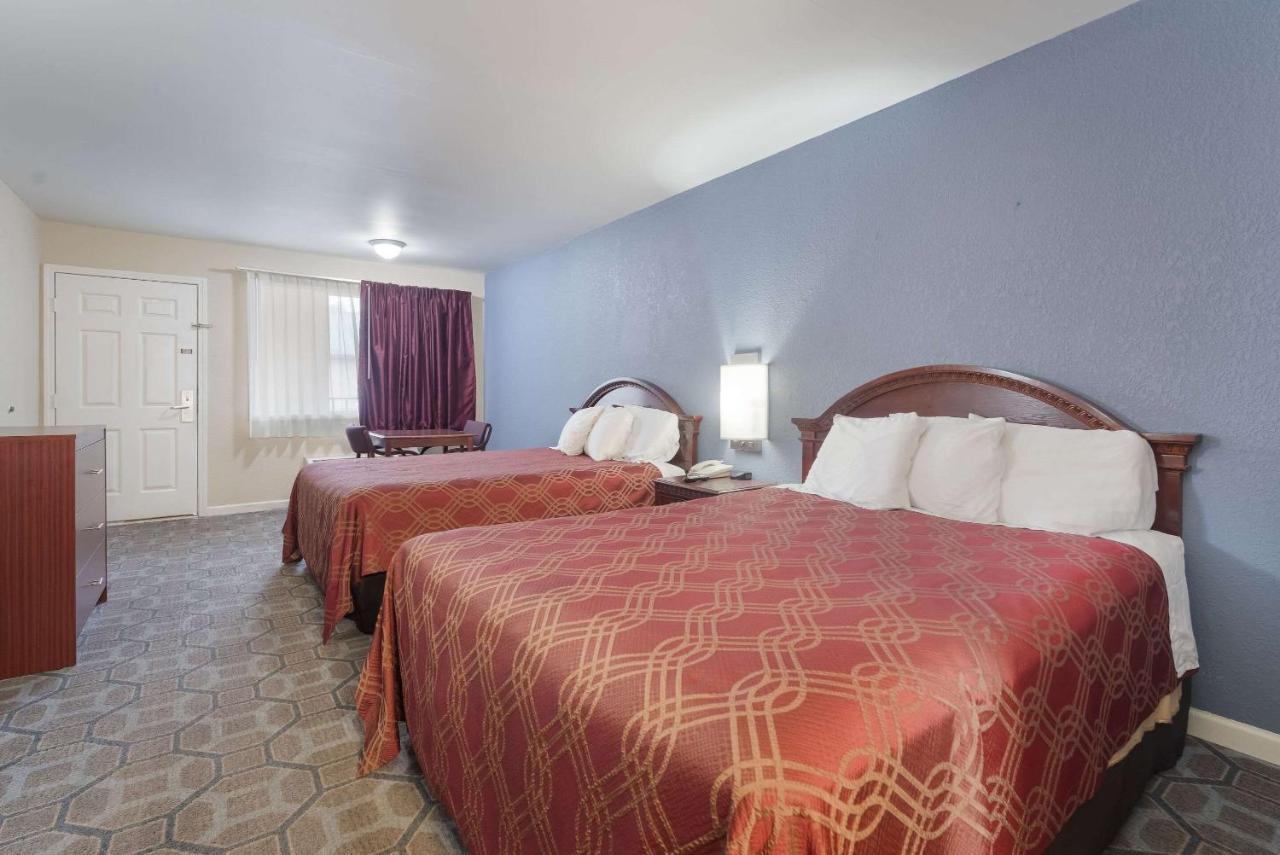 Econo Lodge Thomaston Extérieur photo