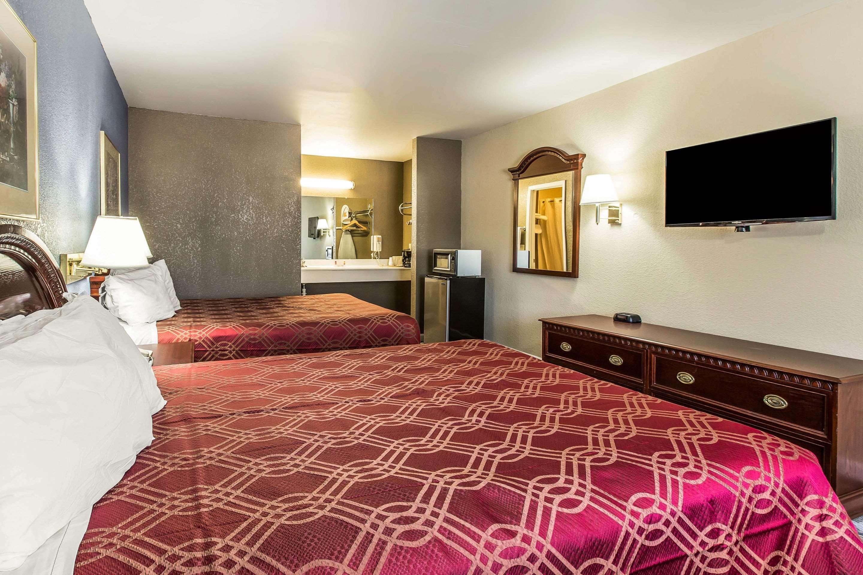 Econo Lodge Thomaston Extérieur photo