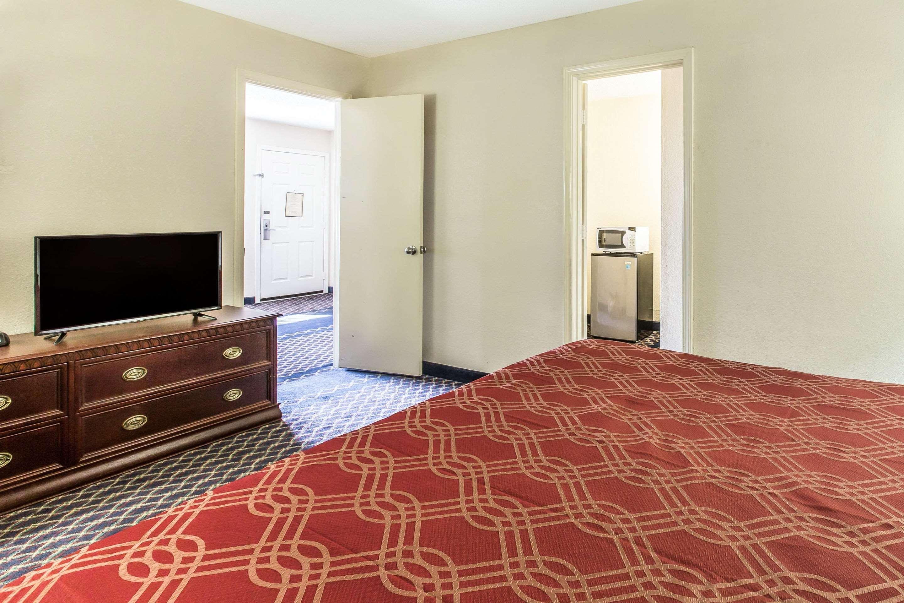Econo Lodge Thomaston Extérieur photo